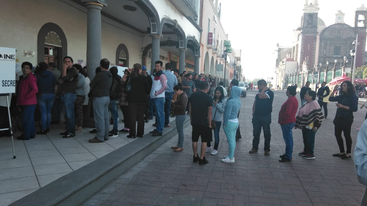 Abren casilla en Zacatelco con largas filas